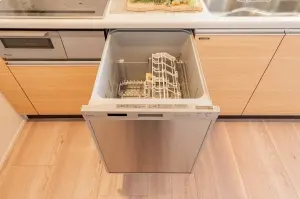 日々の家事時間の短縮につながる、食器洗浄乾燥機付きのキッチンです。