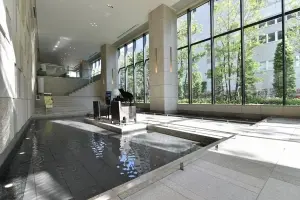 ＧＬＯＢＡＬ　ＦＲＯＮＴ　ＴＯＷＥＲ