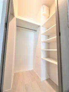 奥行きもあり、収納豊富です