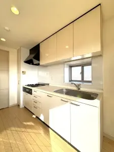 ファミリア－レ八熊通