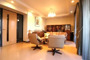 リビングダイニングキッチンは約32帖のゆったりとした空間です