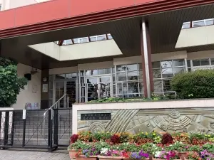 荒川区立南千住第二中学校まで徒歩１４分　（約１０７０ｍ）