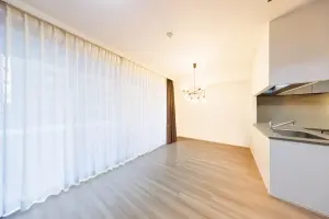 カワサキ・ミッドマークタワー