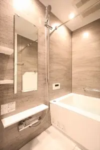 浴室乾燥機付きの浴室