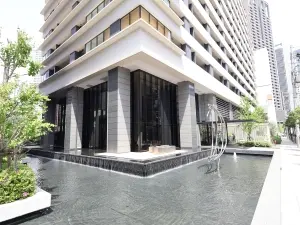 テラスには水盤による演出がございます