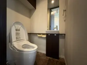 ファーストリアルタワー新宿