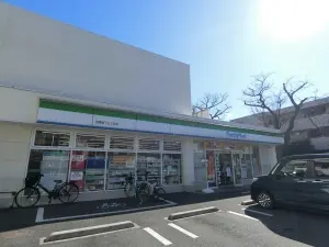 ファミリーマート板橋坂下三丁目店まで約220ｍ