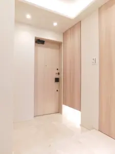 収納が２か所ある玄関