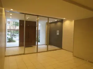 オープンレジデンシア南青山骨董通り