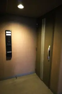 ダブルロックの外玄関