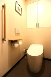 温水洗浄便座付きトイレ