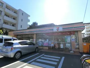 セブンイレブン板橋坂下三丁目店まで約300ｍ
