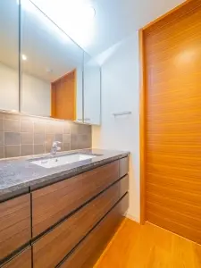 アリュールゼームス坂