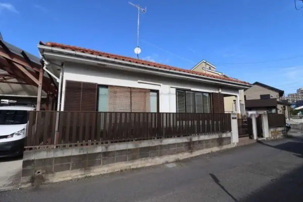 茅ヶ崎市今宿　倉庫付　住宅