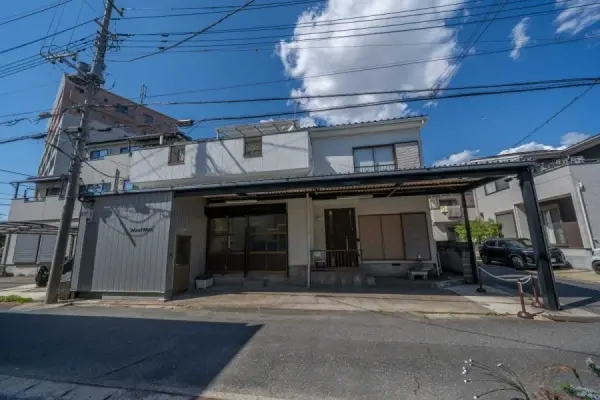 草加市両新田東町　古家付き土地