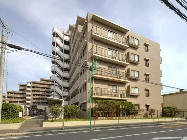 ファミール市川ガーデンプラザ・ウエスト