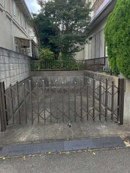 川西市緑台3丁目　古家付土地