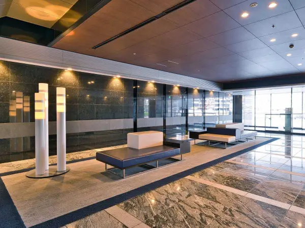 DEUX　TOURS　CANALSPA　EAST　ドゥトゥール