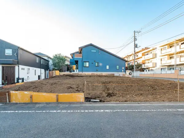 現地:全4区画、区画4:写真左(撮影年月:2025年12月)