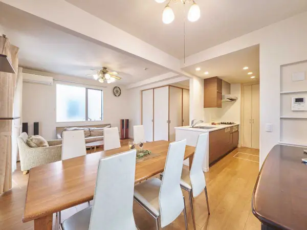 プラウドシーズン国立　光の街