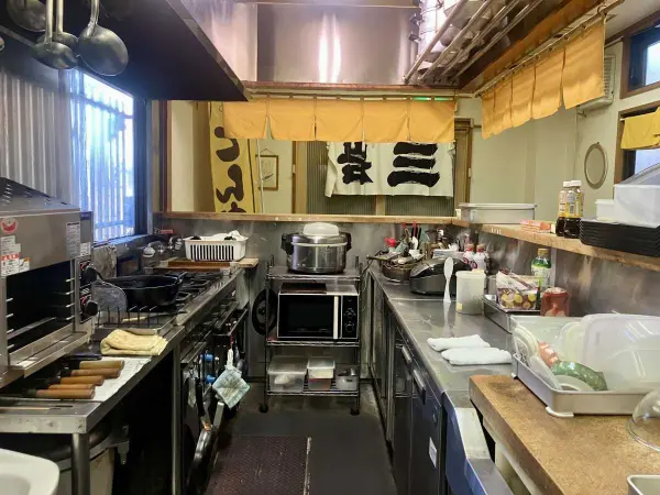 足立区中央本町4丁目　店舗兼居宅