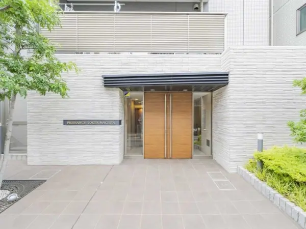 プレサンスロジェ町屋