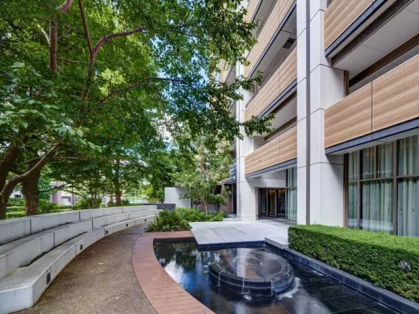 武蔵野タワーズスカイクロスタワー