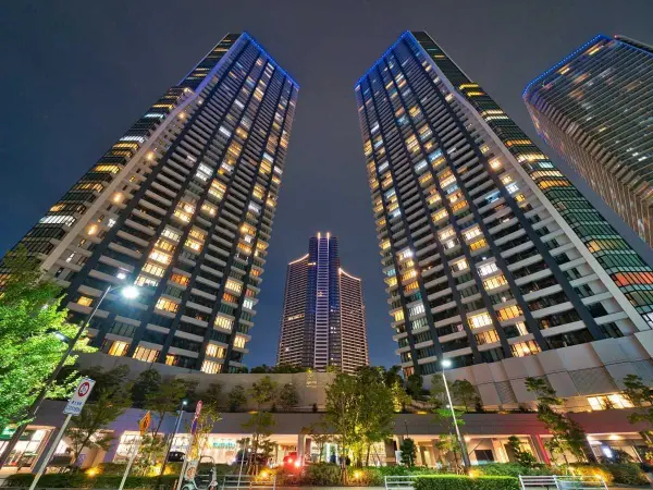 DEUX　TOURS　CANALSPA　EAST　ドゥトゥール