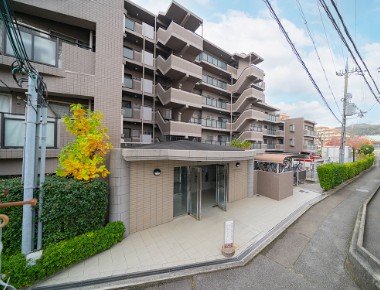 南雲雀丘ガーデンハウス