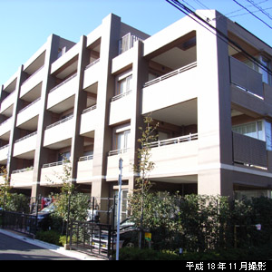 玉川上水へ徒歩1分の閑静な緑に包まれた住環境